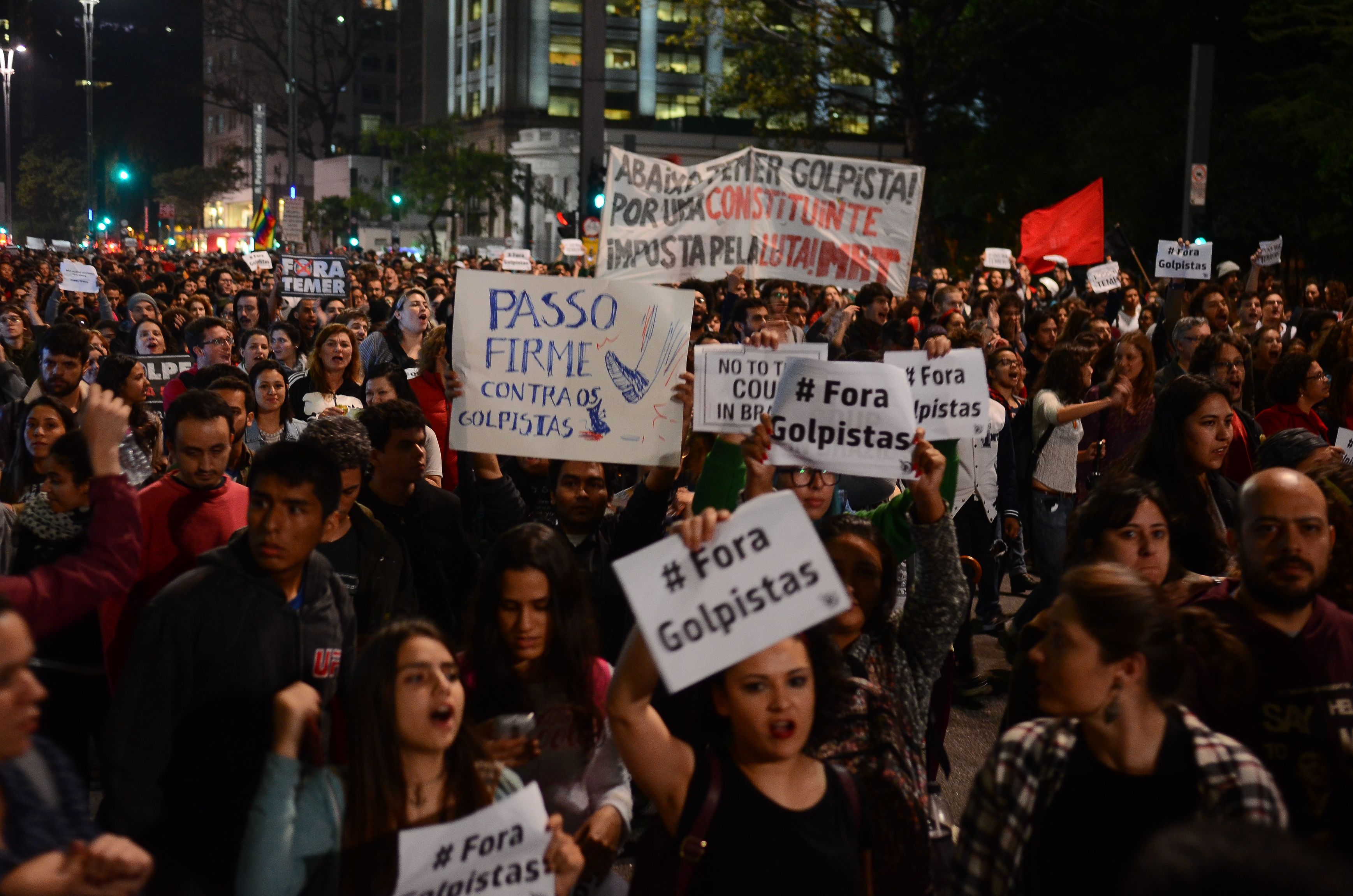 São Paulo - manifestação contra impeachment na Avenida Paulista (Rovena Rovena Rosa/Agência Brasil)