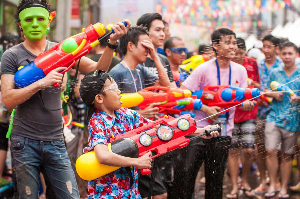 Songkran-water-guns-and-masks